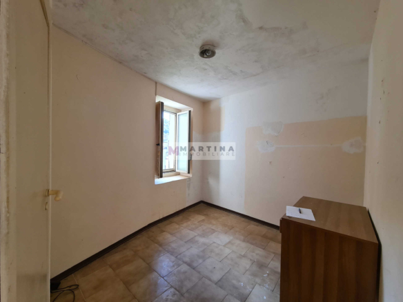 Bilocale da ristrutturare
