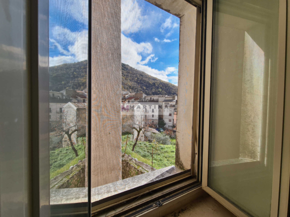 Bilocale da ristrutturare