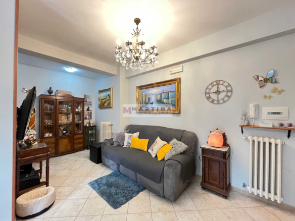 Central apartment with exclusive courtyard and garage