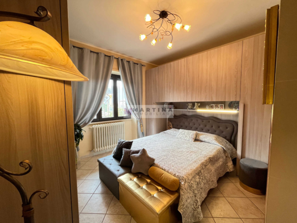 Central apartment with exclusive courtyard and garage