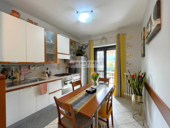 Central apartment with exclusive courtyard and garage