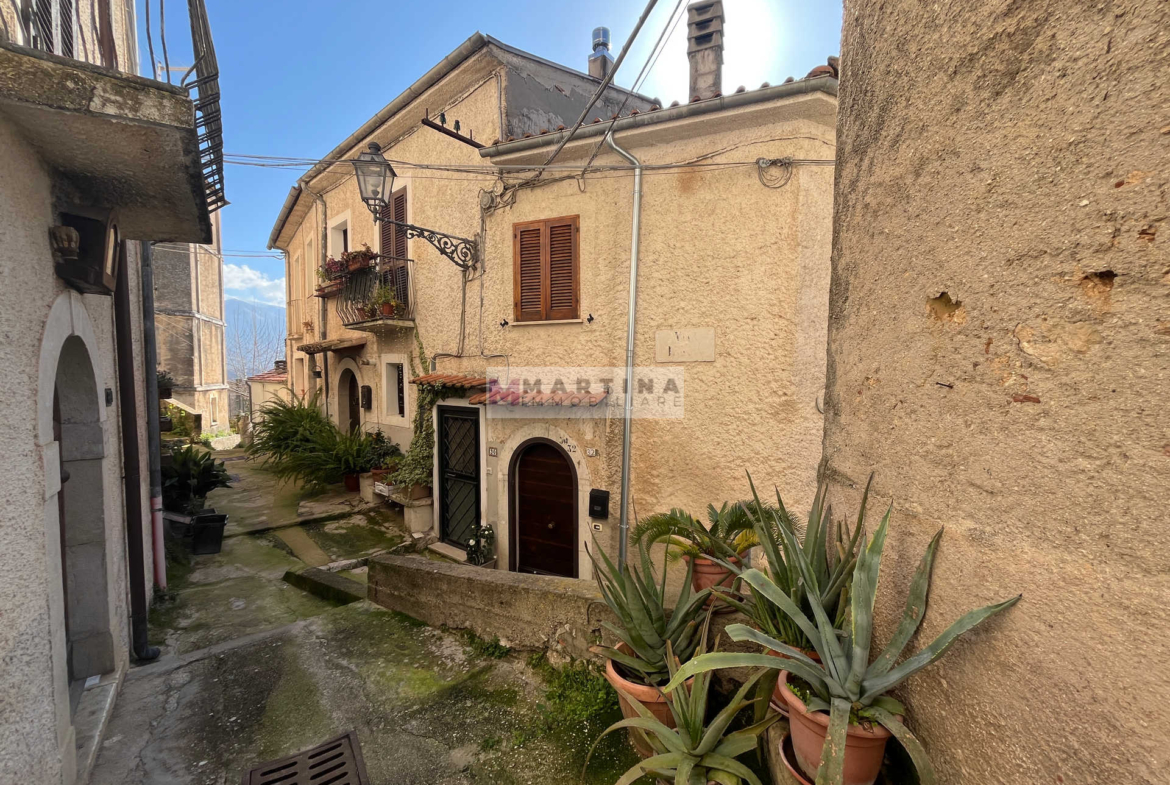 Appartamento centrale con taverna