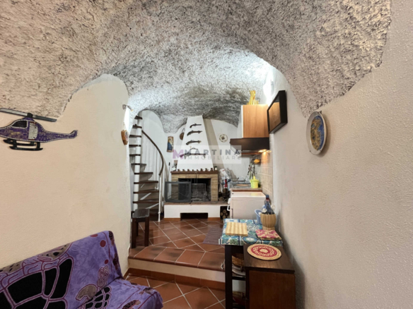 Appartamento centrale con taverna