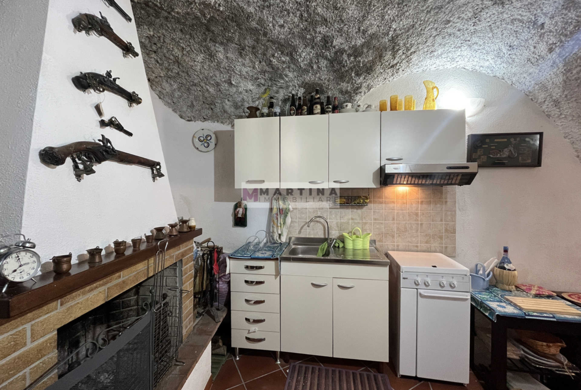 Appartamento centrale con taverna