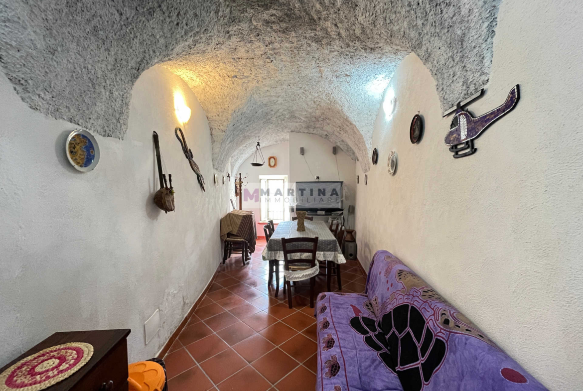 Appartamento centrale con taverna