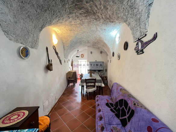 Central apartment with tavern