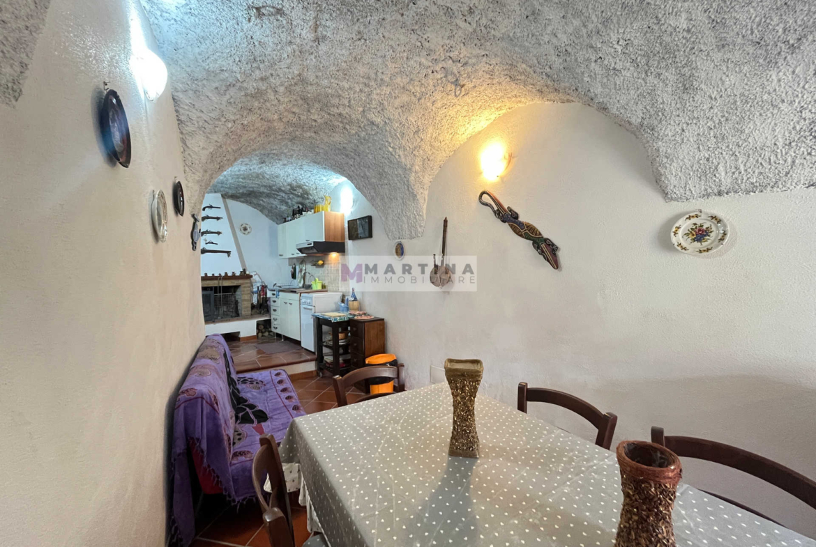 Appartamento centrale con taverna