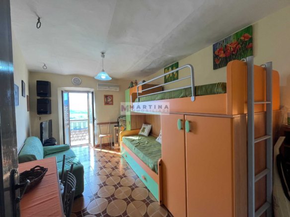 Central apartment with tavern