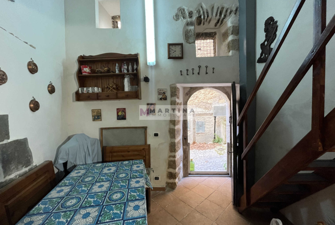 Appartamento centrale con taverna