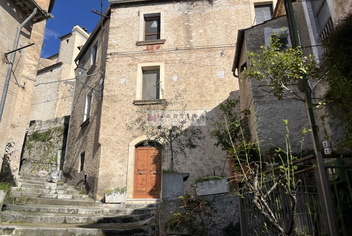 Appartamento centrale con cantine