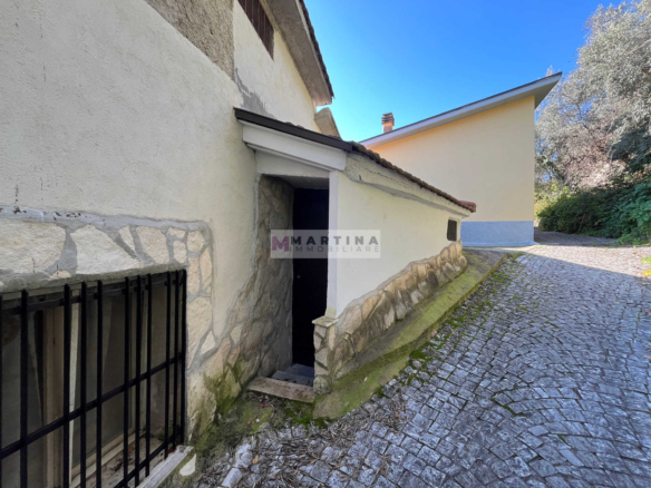 Appartamento luminoso con cantine