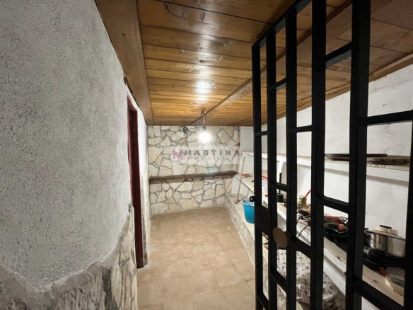Appartamento luminoso con cantine