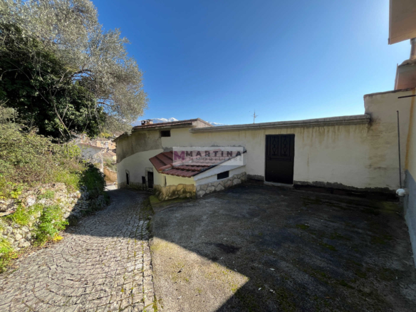 Appartamento luminoso con cantine