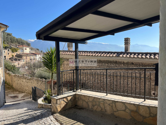 Appartamento luminoso con cantine
