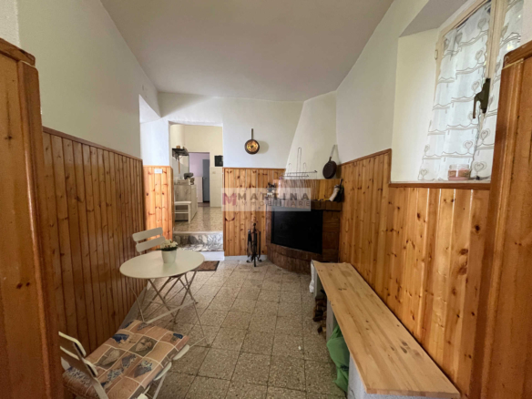Appartamento luminoso con cantine