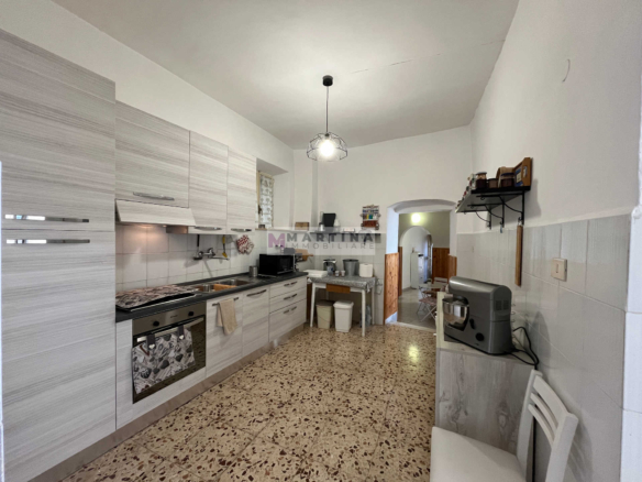 Appartamento luminoso con cantine