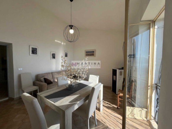 Appartamento luminoso con cantine