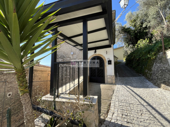 Appartamento luminoso con cantine