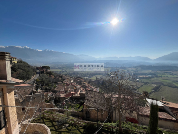 Appartamento luminoso con cantine