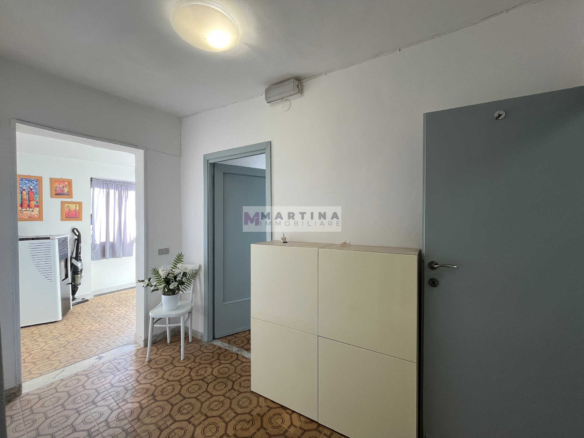 Appartamento luminoso con cantine