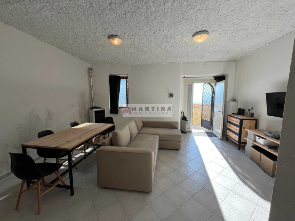 Appartamento luminoso con cantine