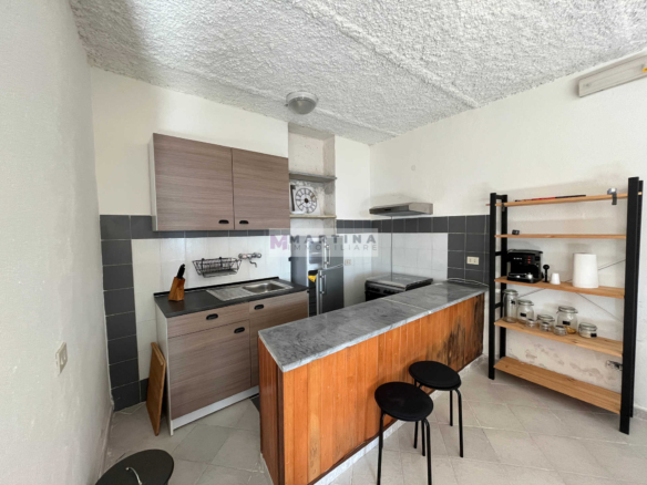 Appartamento luminoso con cantine