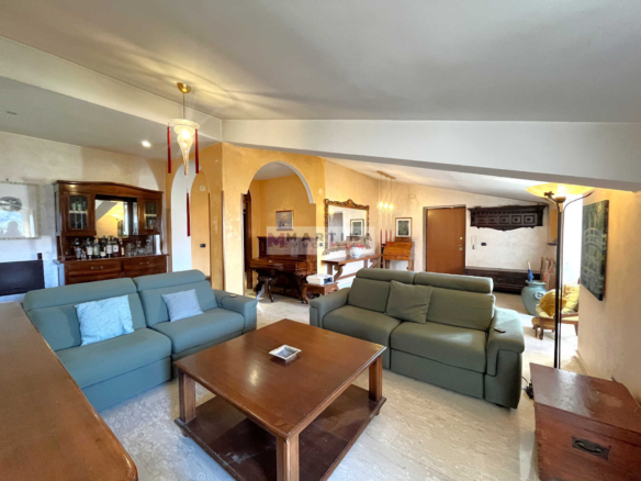 Exclusive penthouse with panoramic view