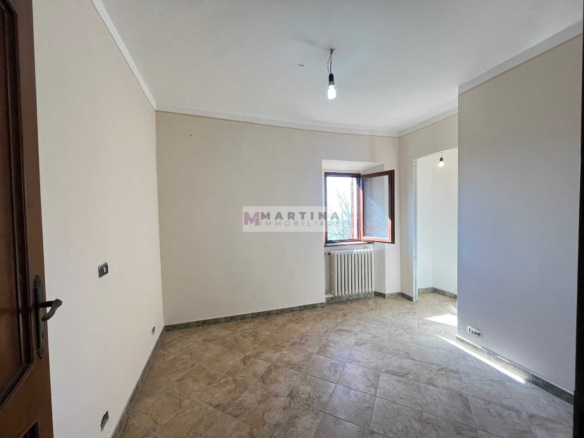 Casale in posizione panoramica
