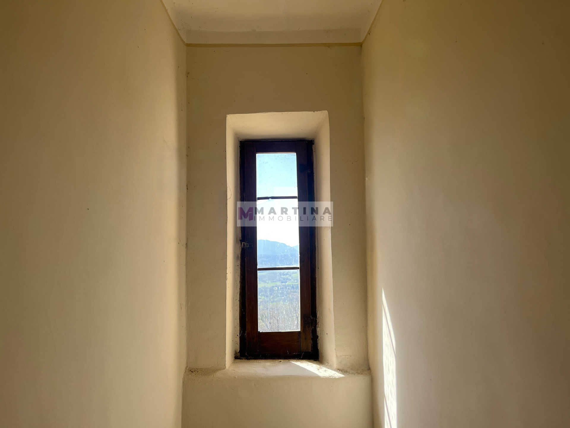 Casale via Fontanelle dei Monti, Alvito-24 Casale in posizione panoramica