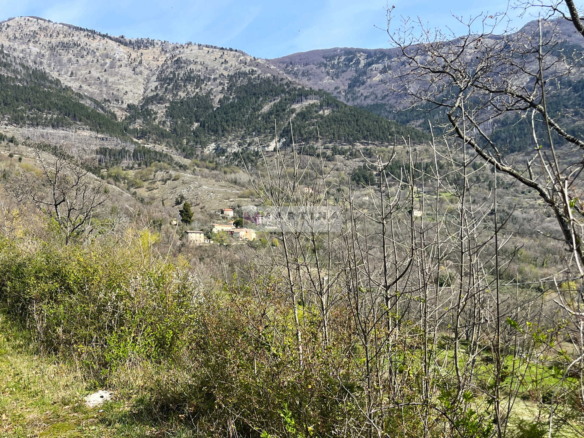 Casale in posizione panoramica