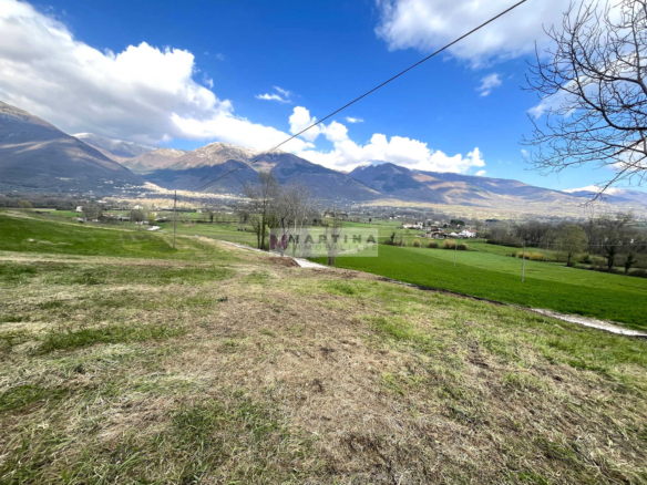 Rudere con un ettaro di terreno
