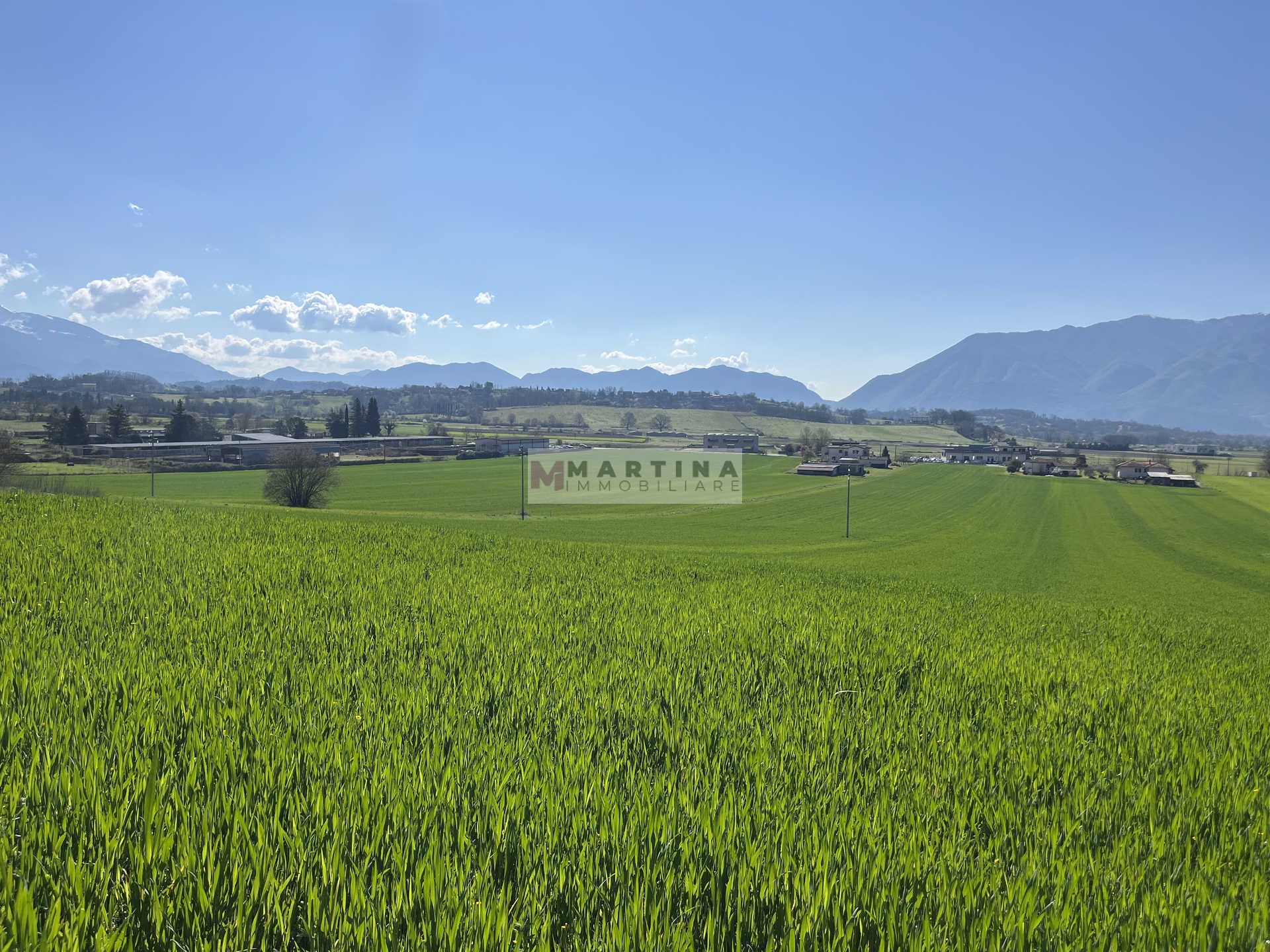 Porzione di antico casale con terreno