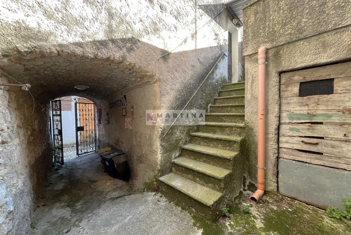 Ampio appartamento con cortile