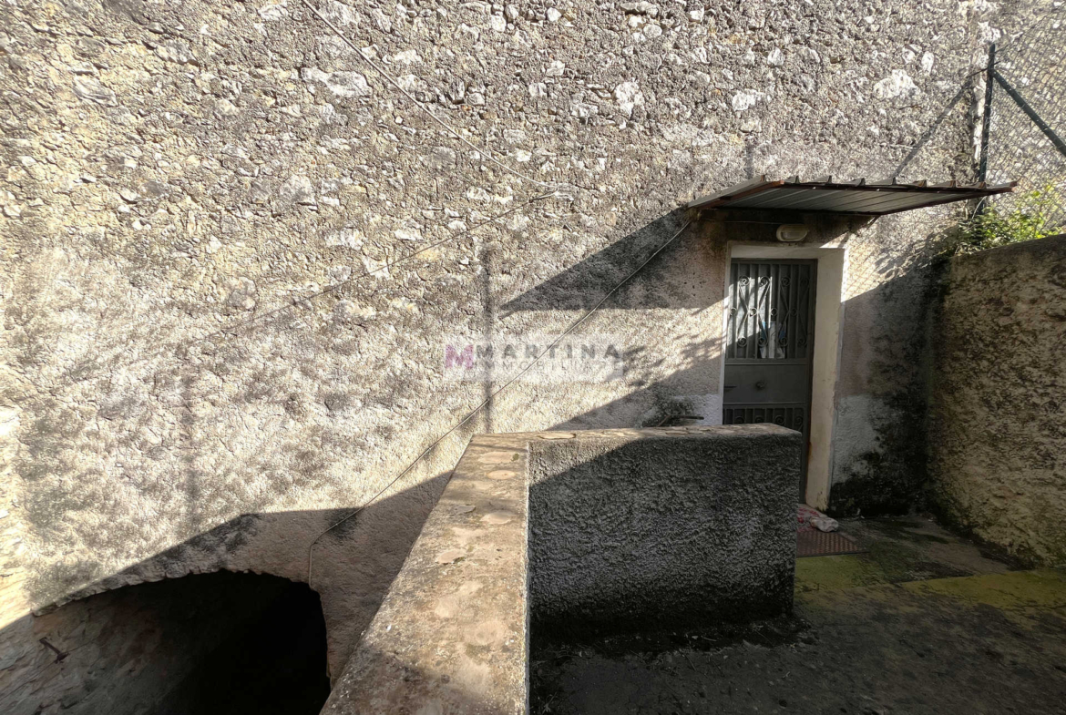 Ampio appartamento con cortile