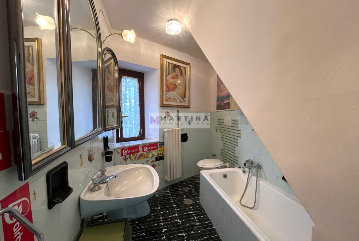 Ampio appartamento con cortile