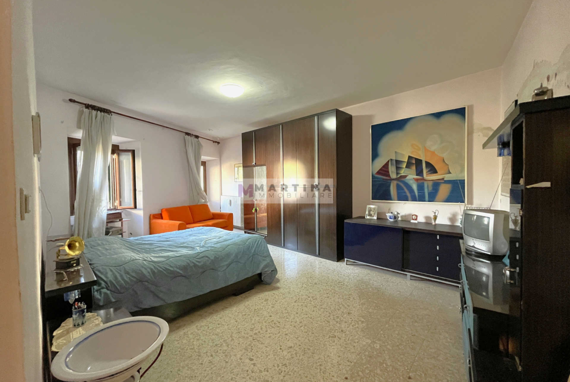 Ampio appartamento con cortile