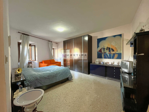 Ampio appartamento con cortile