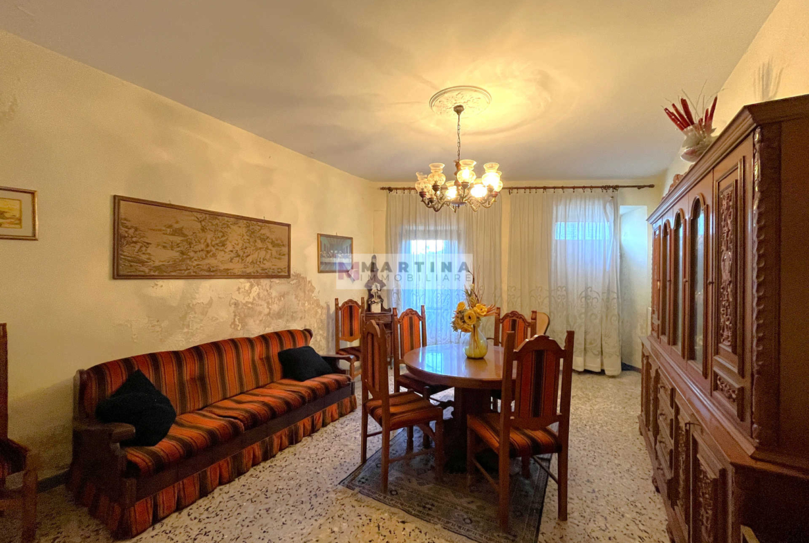 Ampio appartamento con cortile