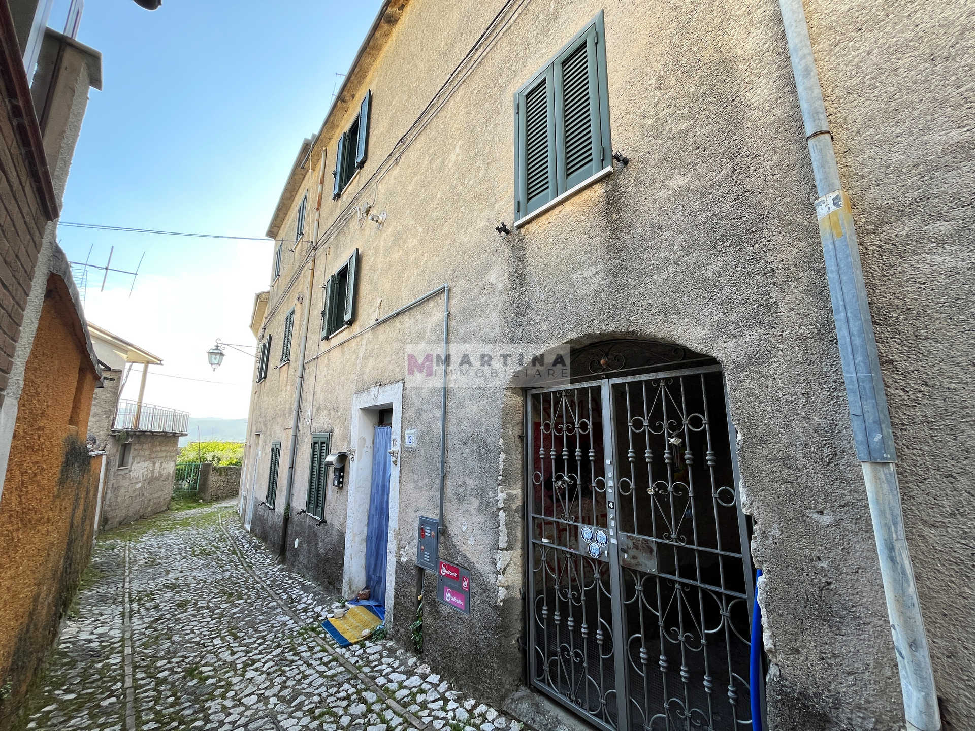 Ampio appartamento con cortile