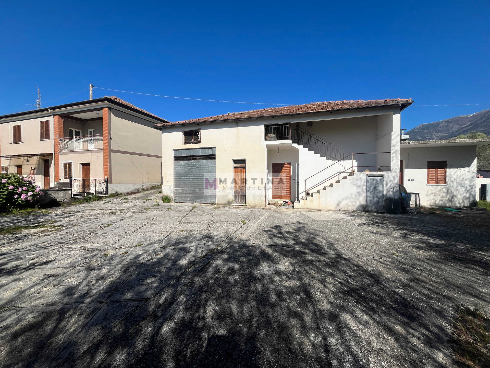 Abitazione in ottima posizione con giardino