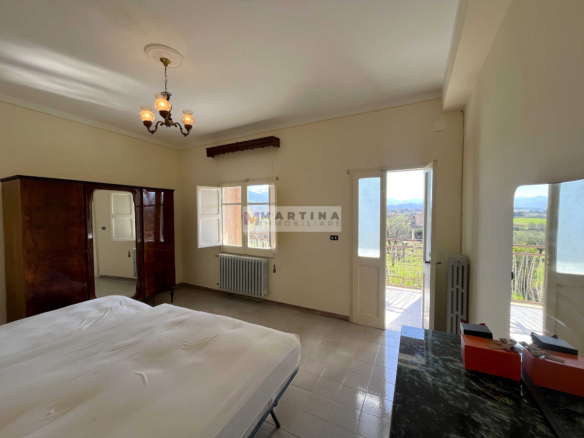 House in an excellent location with garden
