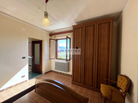 House in an excellent location with garden