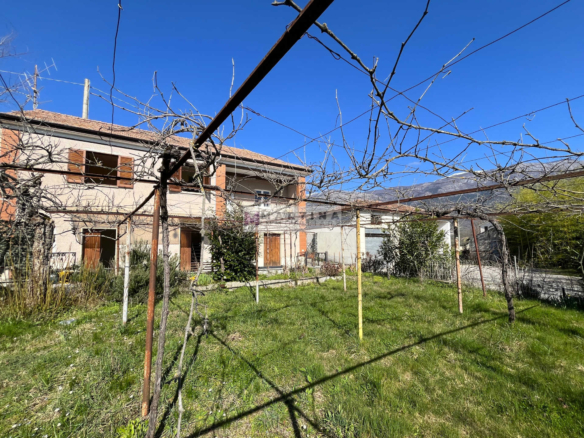 House in an excellent location with garden