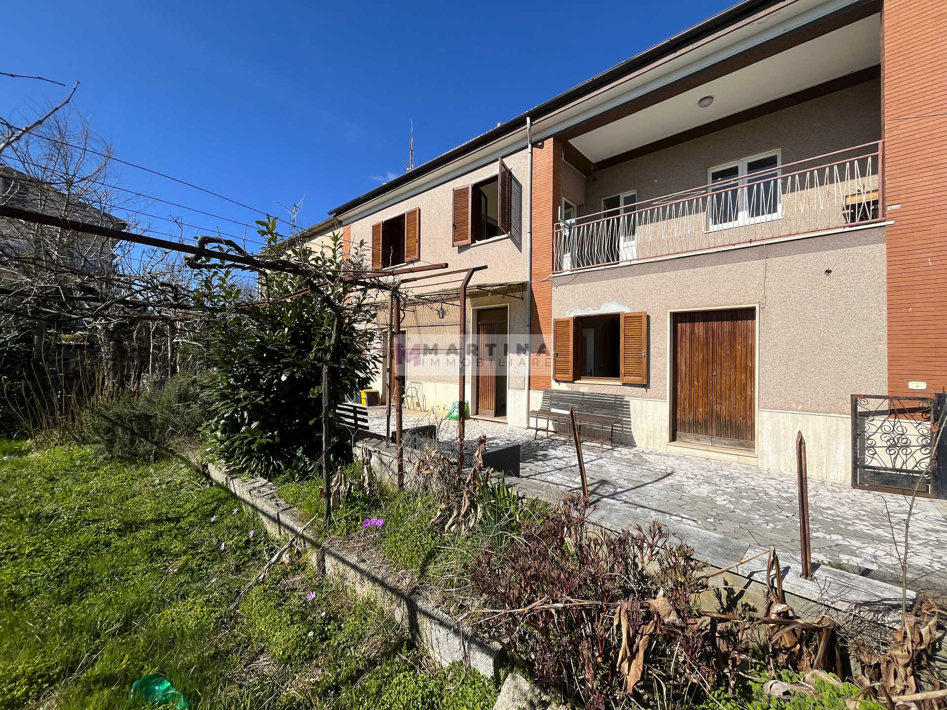 Abitazione in ottima posizione con giardino