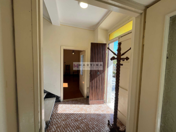 House in an excellent location with garden
