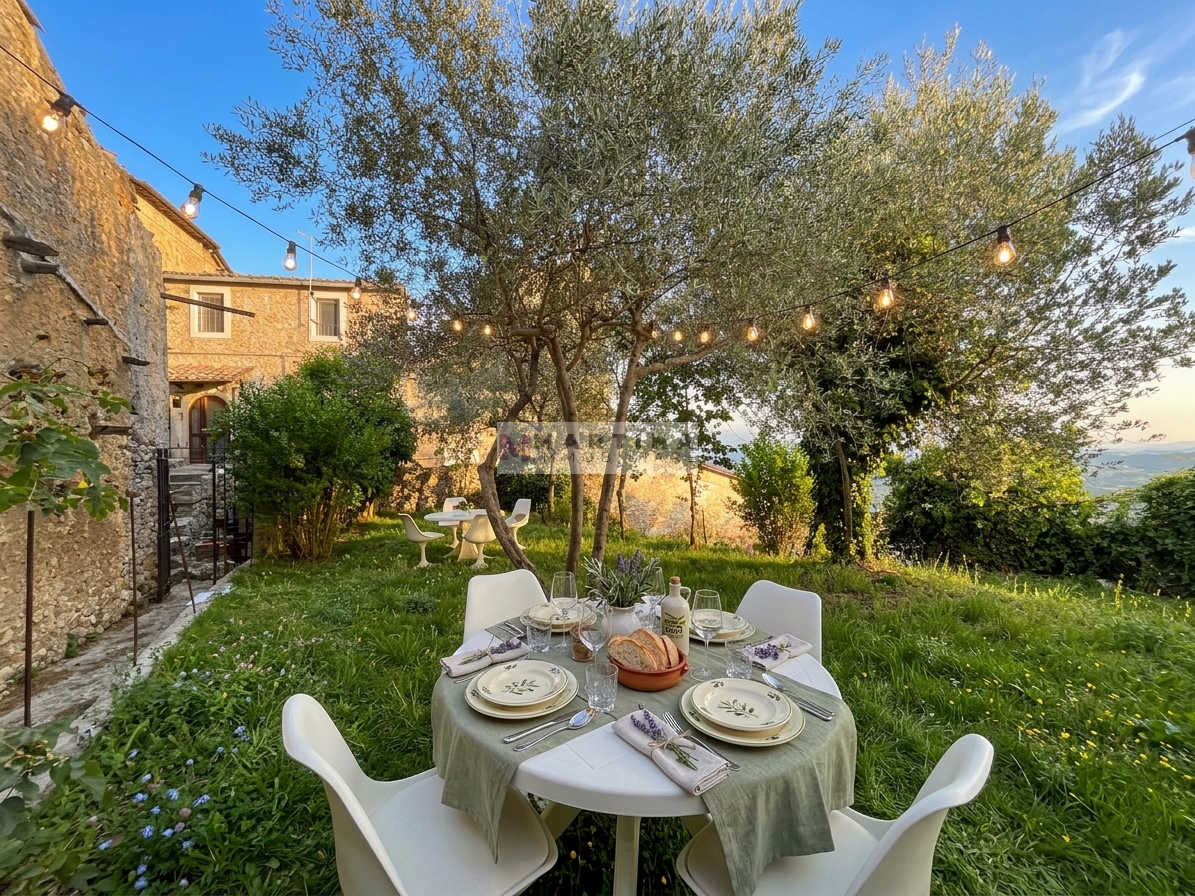 Appartamento e rustici con giardini privati