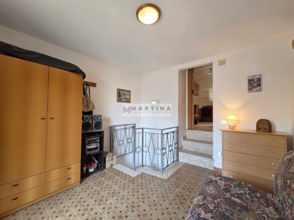 Terraced house with double entrance