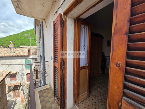 Terraced house with double entrance