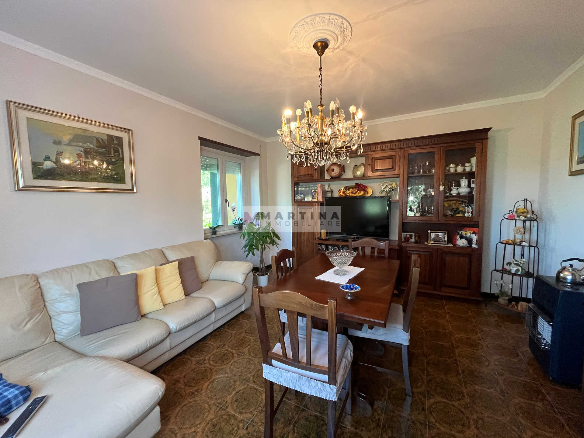 Casa indipendente con garage e terreno