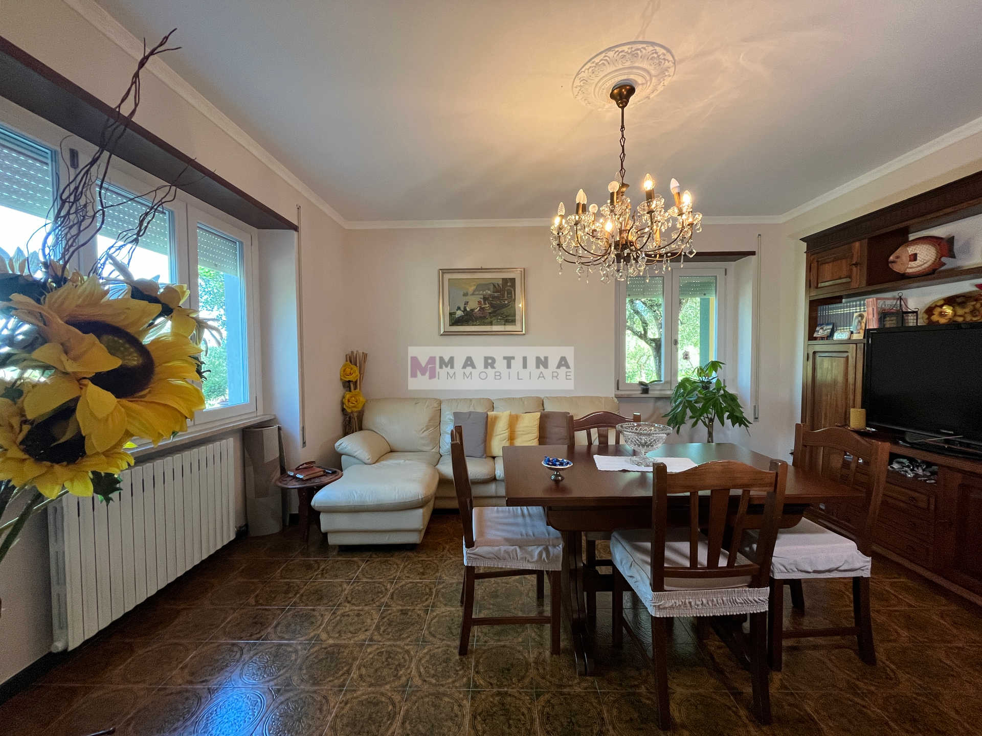 Casa indipendente con garage e terreno